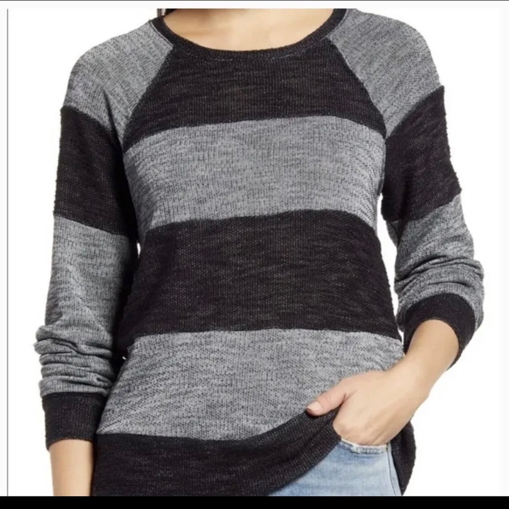 Everleigh Charcoal Gray/Black Stripe Long Sleeve Raglan Sweatshirt size M
